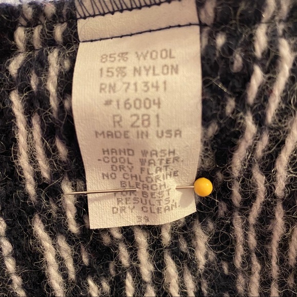 L.L. Bean VTG Preppy Faire Isle Cardigan Sweater - Picture 6 of 6